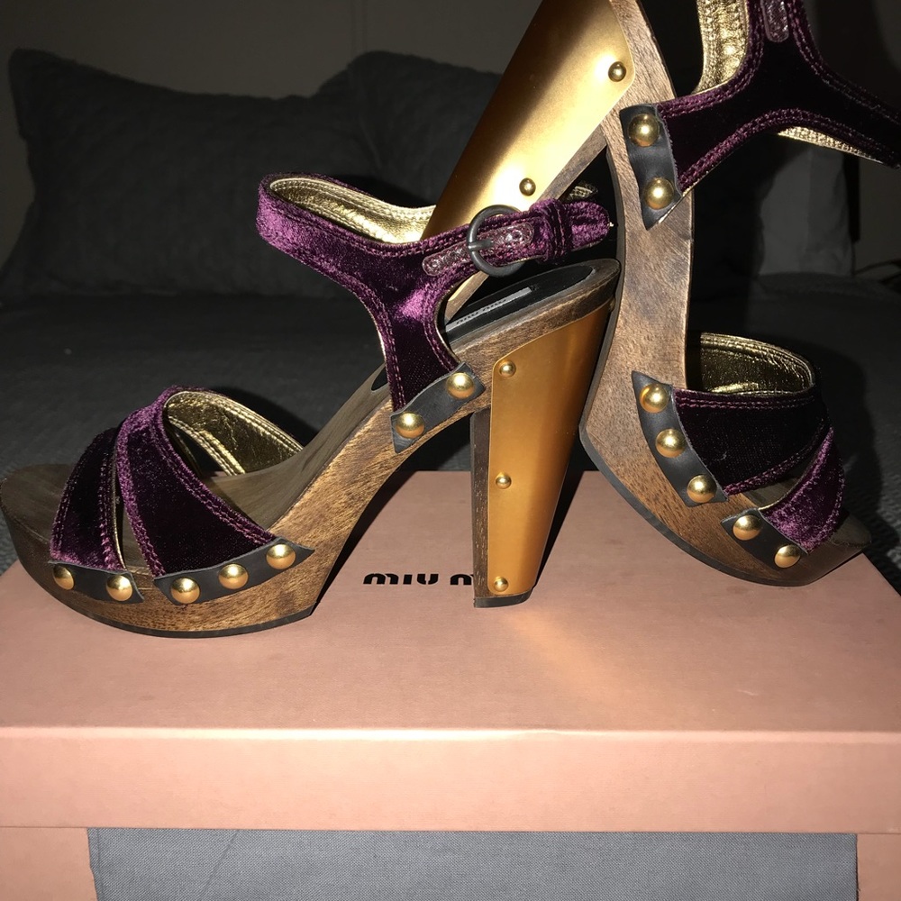 💜MIU MIU Velvet Platform Sandals💜